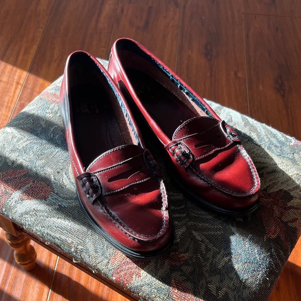 G.H. Bass & Co. Burgundy Loafers 8N